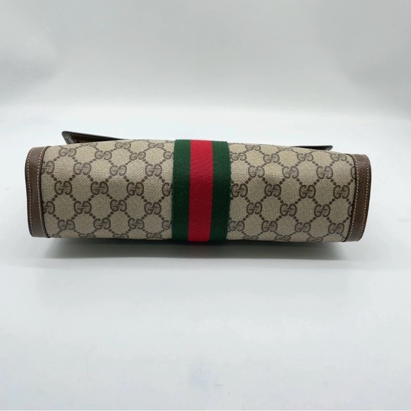 Auth Gucci GG Supreme Sherry Line
PVC Clutch Bag - Picture 5 of 16